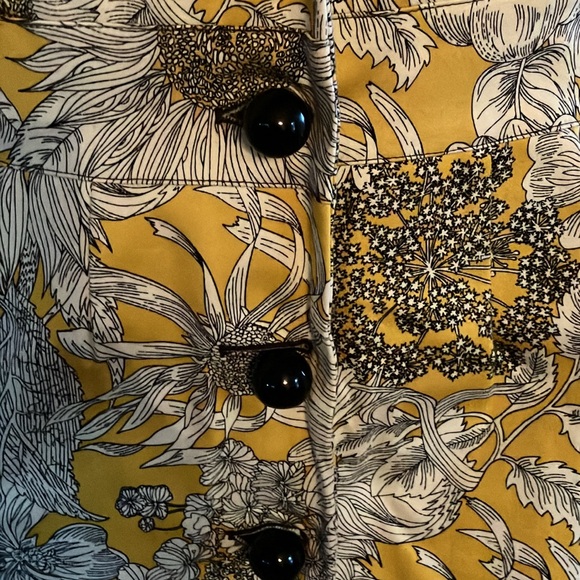 Beautiful yellow floral print jacket 🧥. From Liberty - Picture 6 of 7